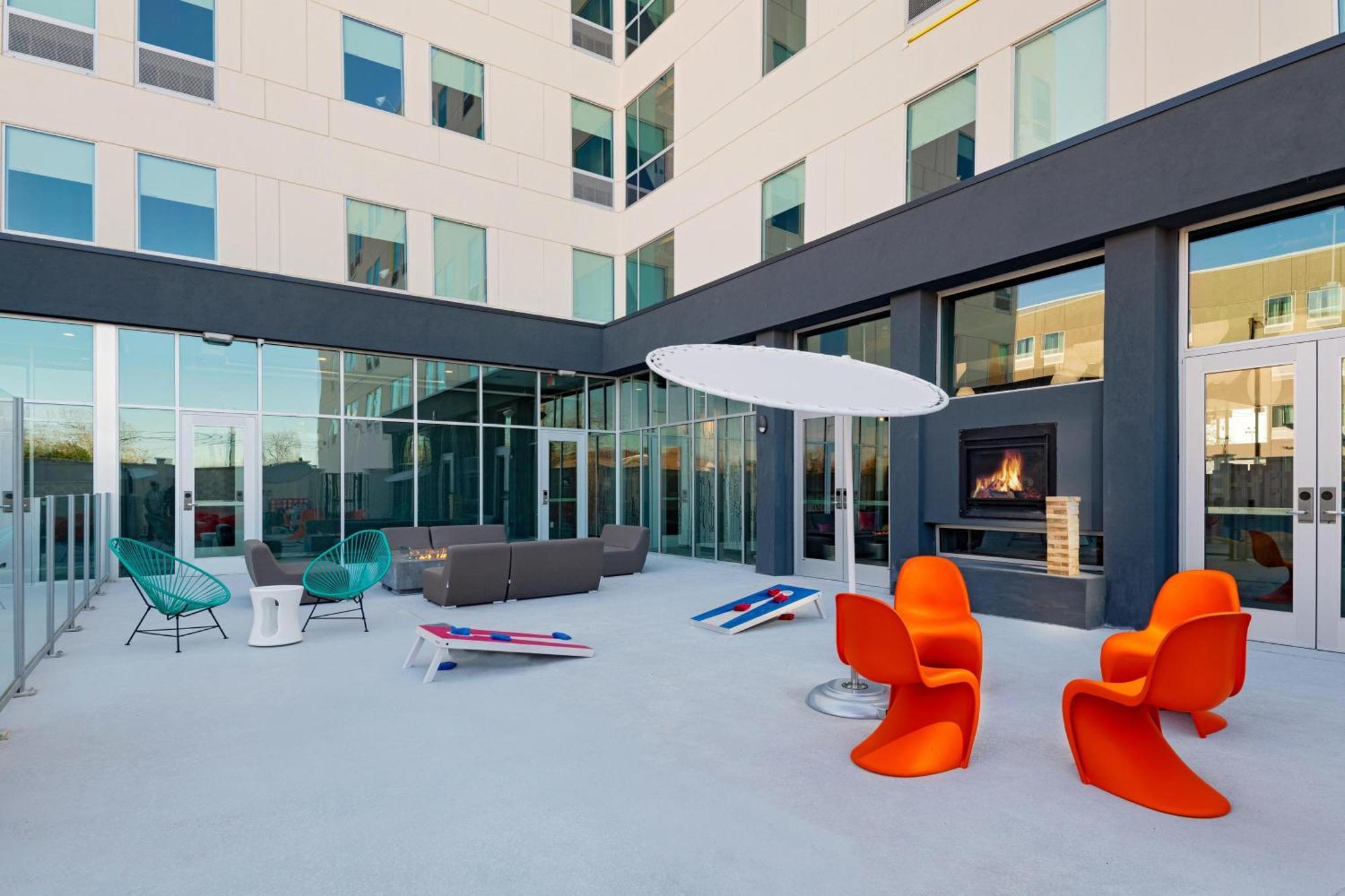 Aloft Waco Downtown Hotell Exteriör bild
